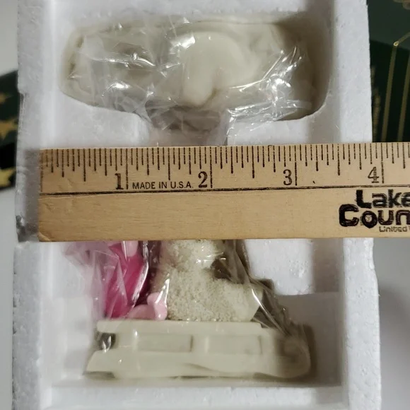 Snowbabies "Look, Pooh! No Hands!" Figurine - Picture 10 of 10